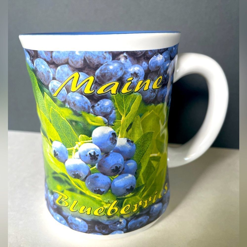 New Maine Blueberries Textured Coffee Mug Cup with Blueberry Pie Recipe